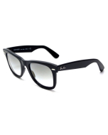 Ray-Ban Wayfarer Sunglasses - Black